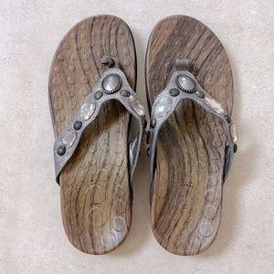 Vionic orthoheel flip flop jeweled